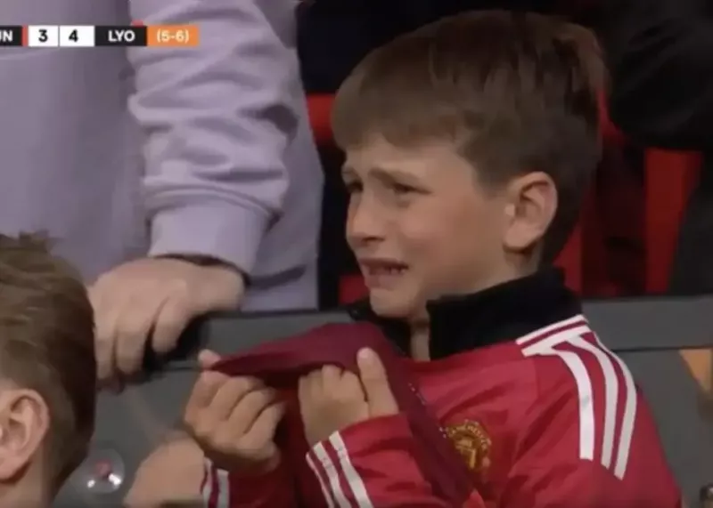 The Most Beautiful Photo of the Year in Manchester United's Miraculous Comeback