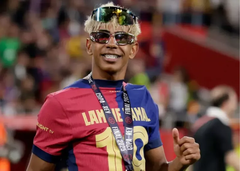 Attention Yamal: Messi Never Celebrated with Colored Glasses!