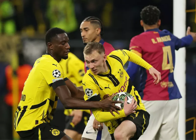 Barcelona Trapped by Yellow Wall: Dortmund Halfway There! (Photo)