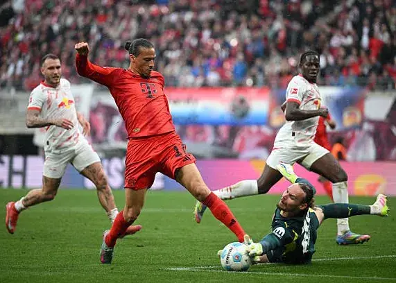90+5 Minute Goal Delays Bayern's Title Celebration