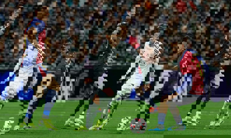 2185082