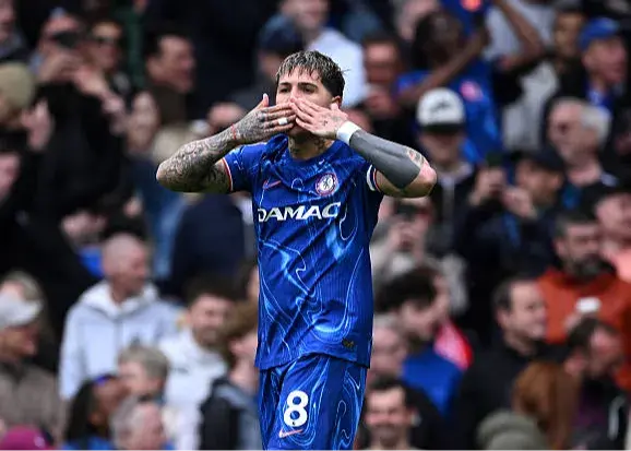 Chelsea's Stormy Start Against Premier League Champions!