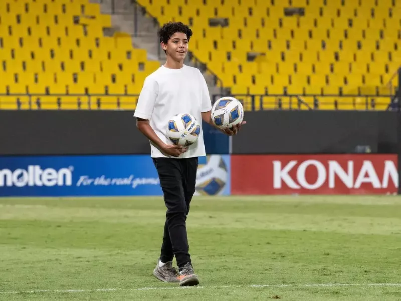 Cristiano Ronaldo Jr. on the bench for Portugal U15