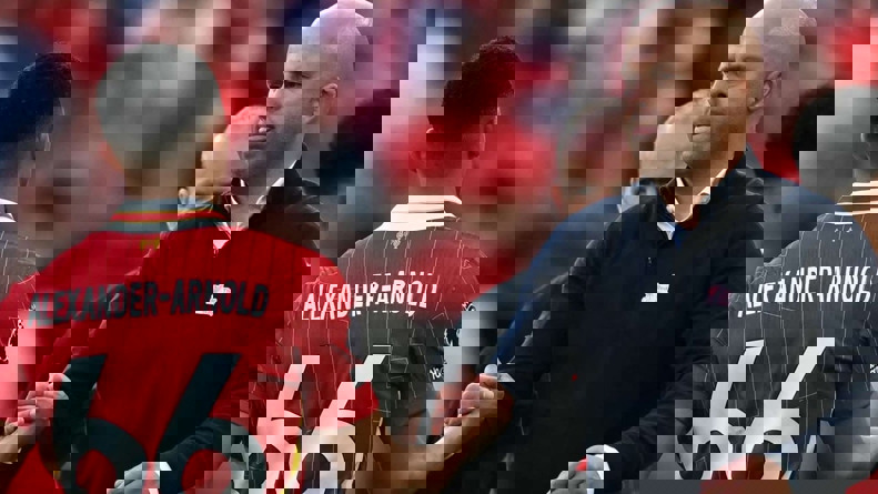 Arne Slot and Trent Alexander-Arnold