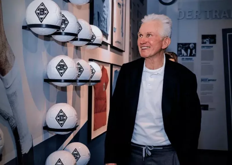 Legendary Coach: I've Grown Old, No Complaints!