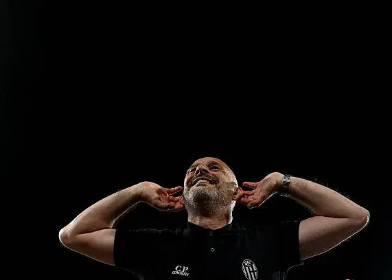 Vincenzo Italiano celebrates Bologna's Coppa Italia victory