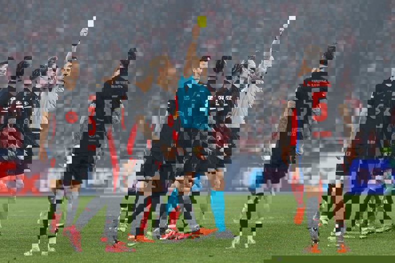 Felix Zwayer refereeing a match