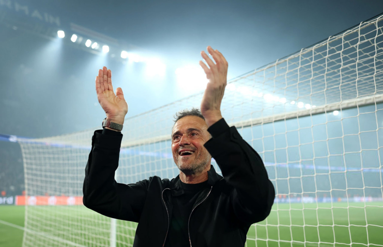 Luis Enrique coaching PSG