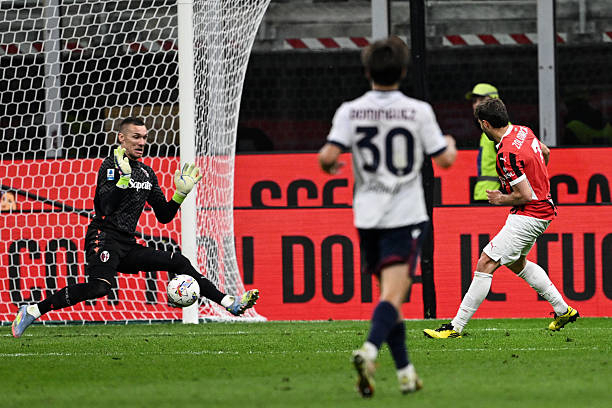 Santiago Giménez first goal