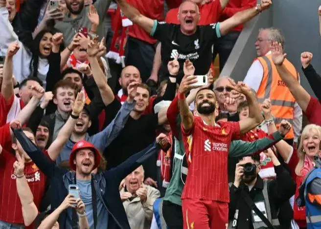 Salah's Liverpool Jersey More Popular Than Van Dijk's in Sales
