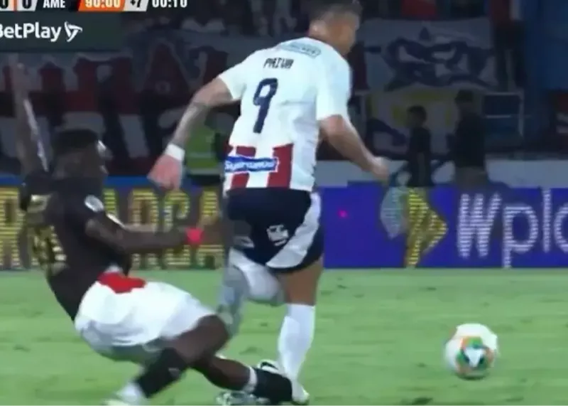 The Most Violent Tackle in Football History: Worse Than MMA! (Photos)