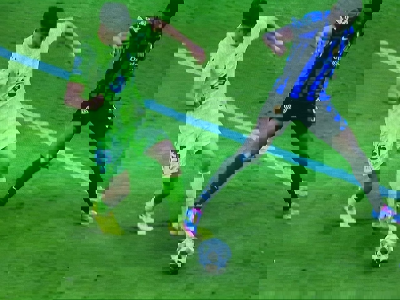 Controversial moment in Inter vs. Barcelona