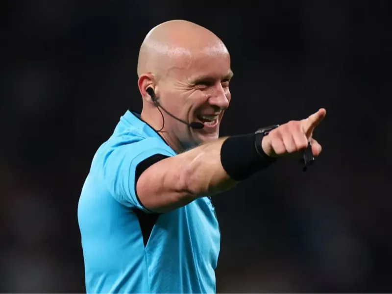 Controversial Referees at San Siro: Barcelona's Blood Boils!