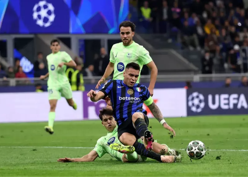 Kounde's Tackle Pushes Barcelona to the Brink! (Photo)