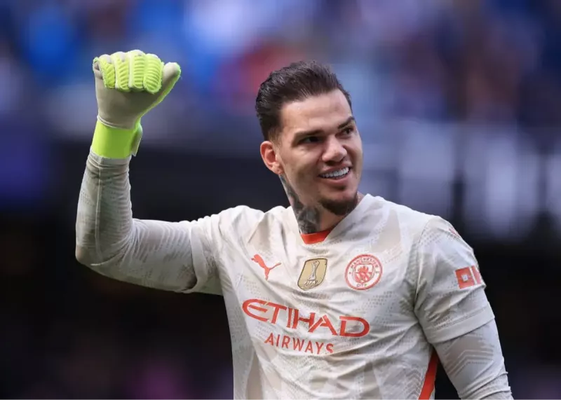 Farewell to Ederson: Two Options to Replace the Brazilian Goalkeeper