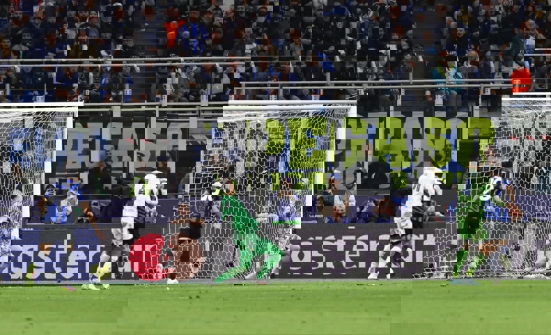 Szczęsny in action