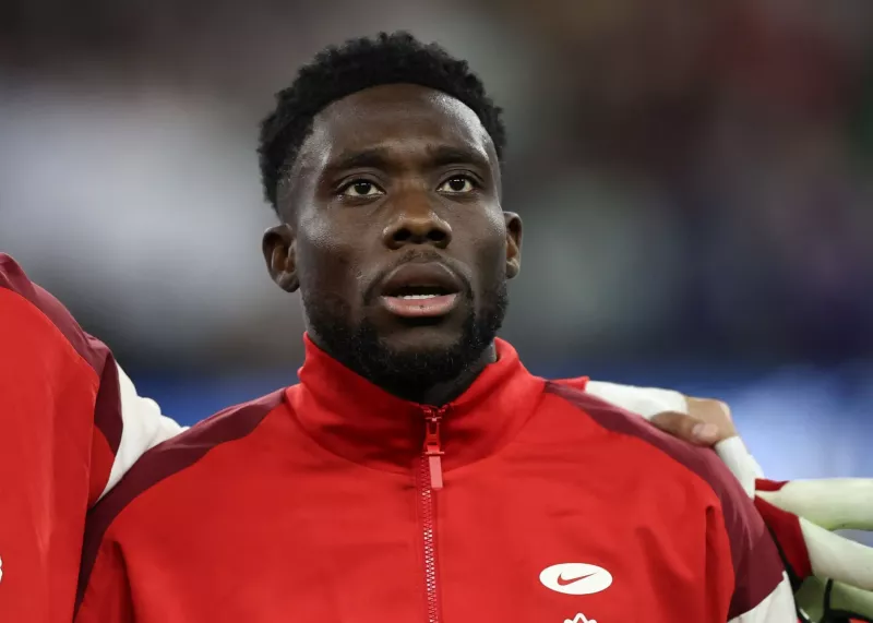 Alphonso Davies Knee Injury
