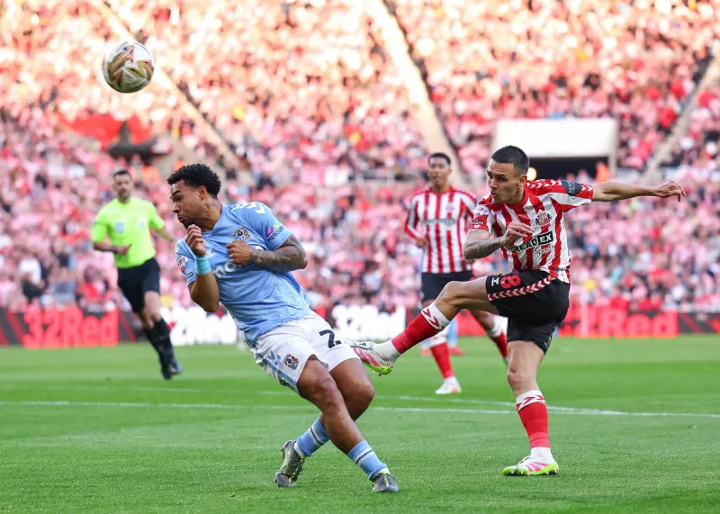Sunderland's Strange Idea to Neutralize Lampard's Tactics!