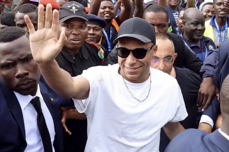 PSG Attacks Mbappé: €98 Million Debt Claim!
