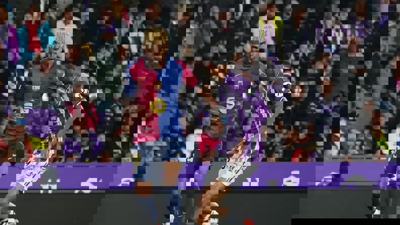 Lamine Yamal dribbling