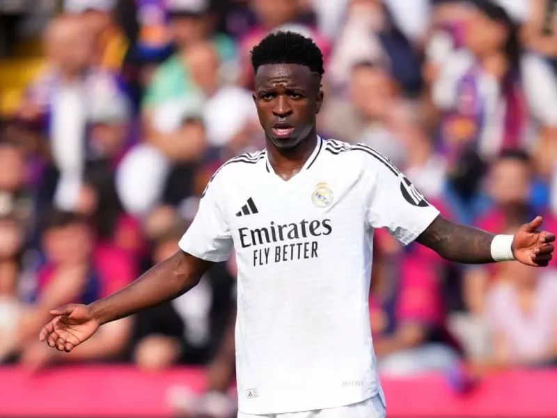Harsh Criticism of Vinicius: His Performance is Shameful!