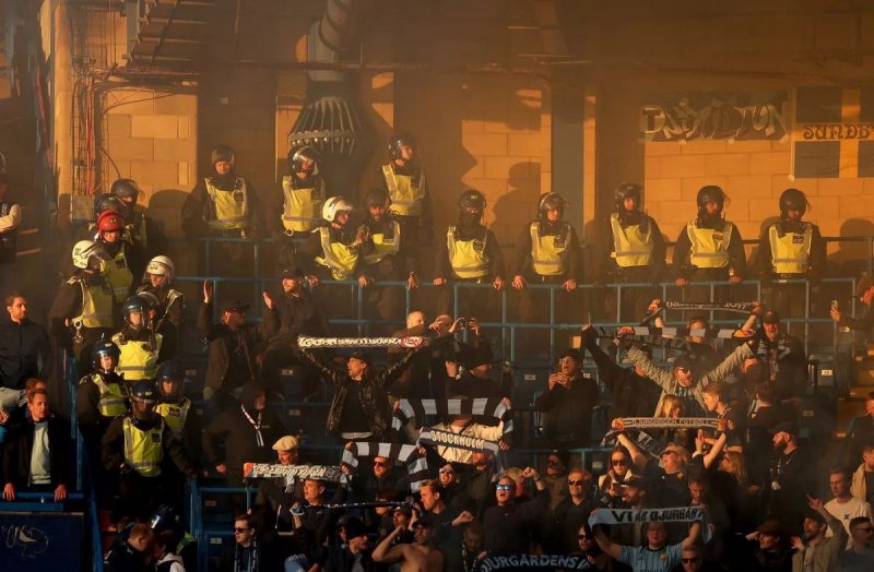 Opponent Fans Invade Stamford Bridge