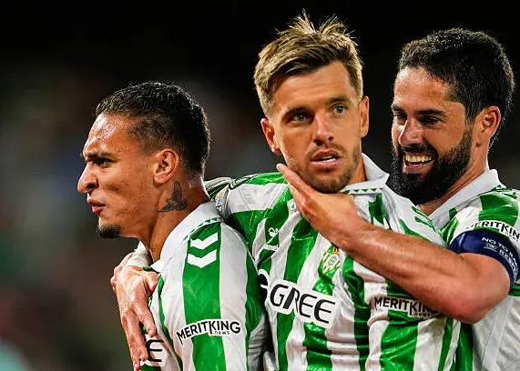 Former United Players Shine as Betis Defeats Fiorentina
