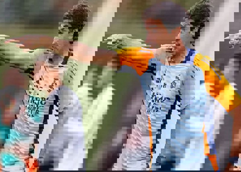 Raul Gonzalez and Santiago Solari