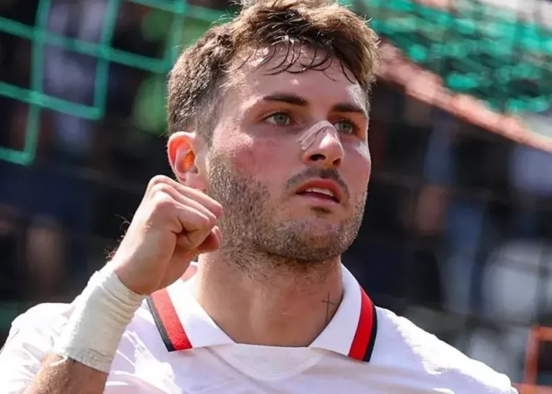 AC Milan Star Santiago Gimenez Claims: I Have a Personal Analyst!