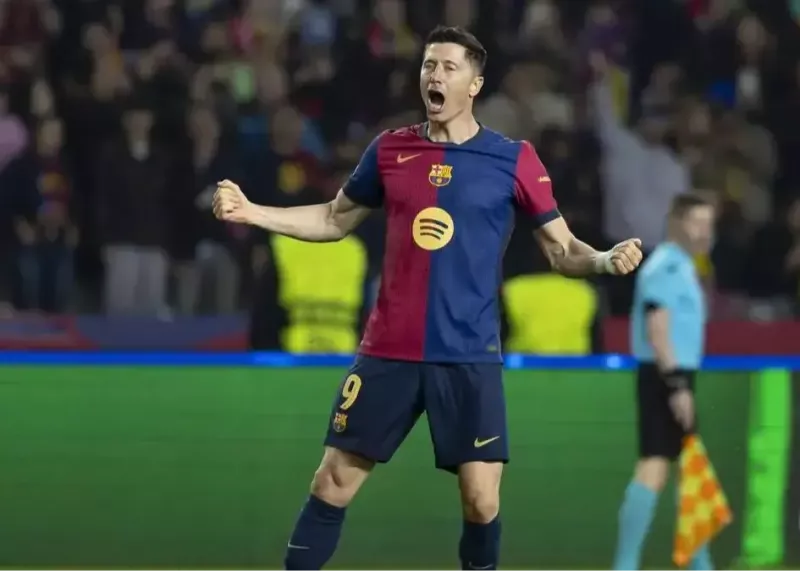 Flick's Dilemma: Lewandowski's Return